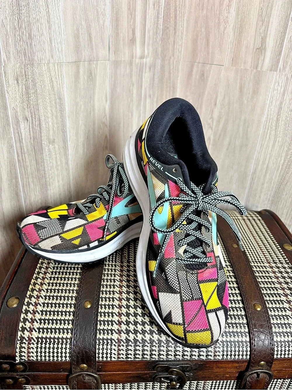 Brooks Revel Women’s Size 7 Multicolor Geometric Running Sneakers